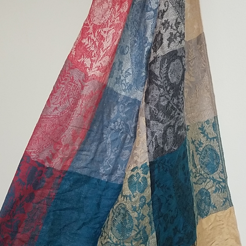 Scarf - Picture 2 of 3